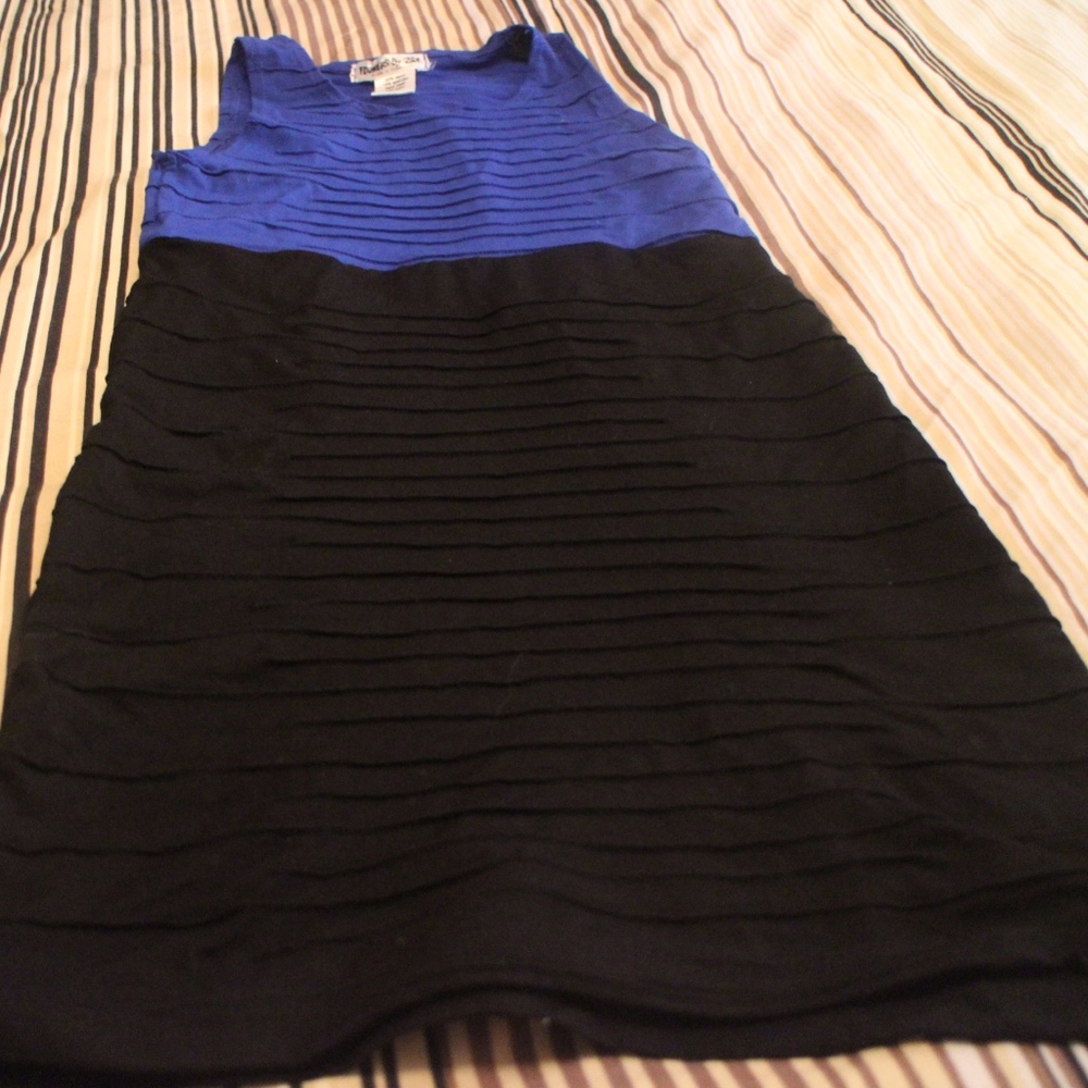 Flowers By Zoe Sequin Black and blue Dress Stunnin